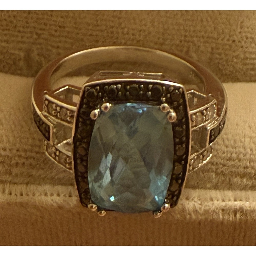 JWBR 10k White Gold blue topaz Ring With black & white diamonds Size 6.75 5G